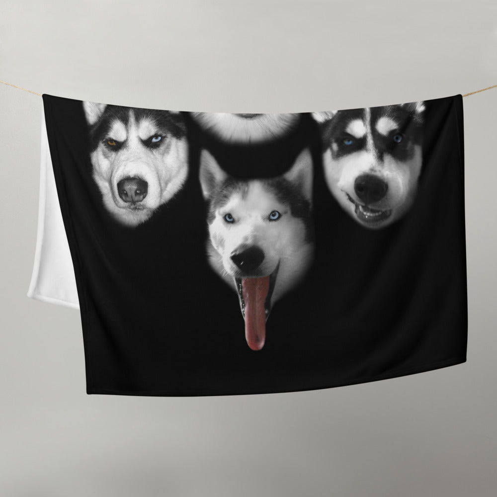 HUSKY KISS Throw Blanket